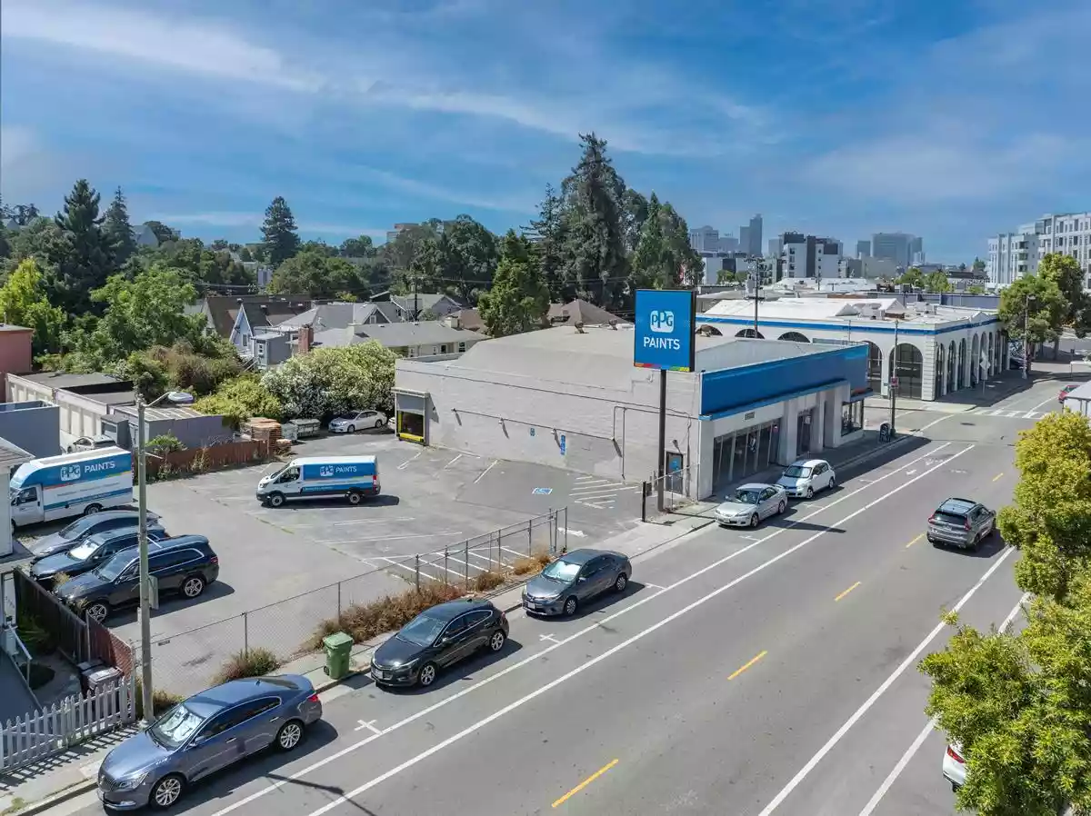 Commercial Roofing in Piedmont Avenue, CA